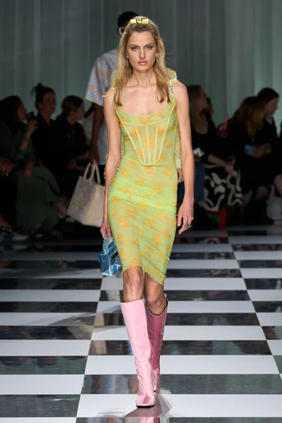Look 54